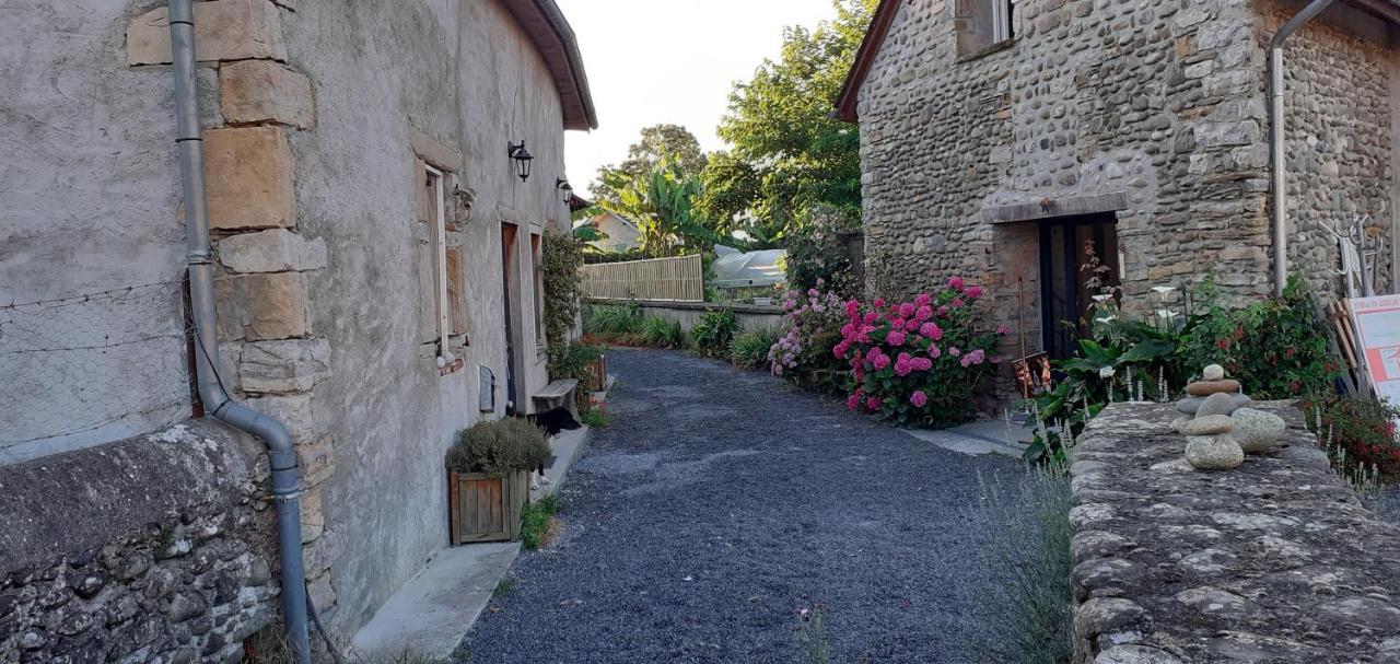 Gite Les Petits Chemins Ledeuix Eksteriør billede