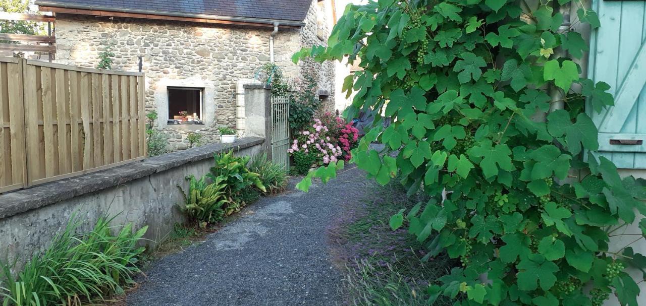 Gite Les Petits Chemins Ledeuix Eksteriør billede